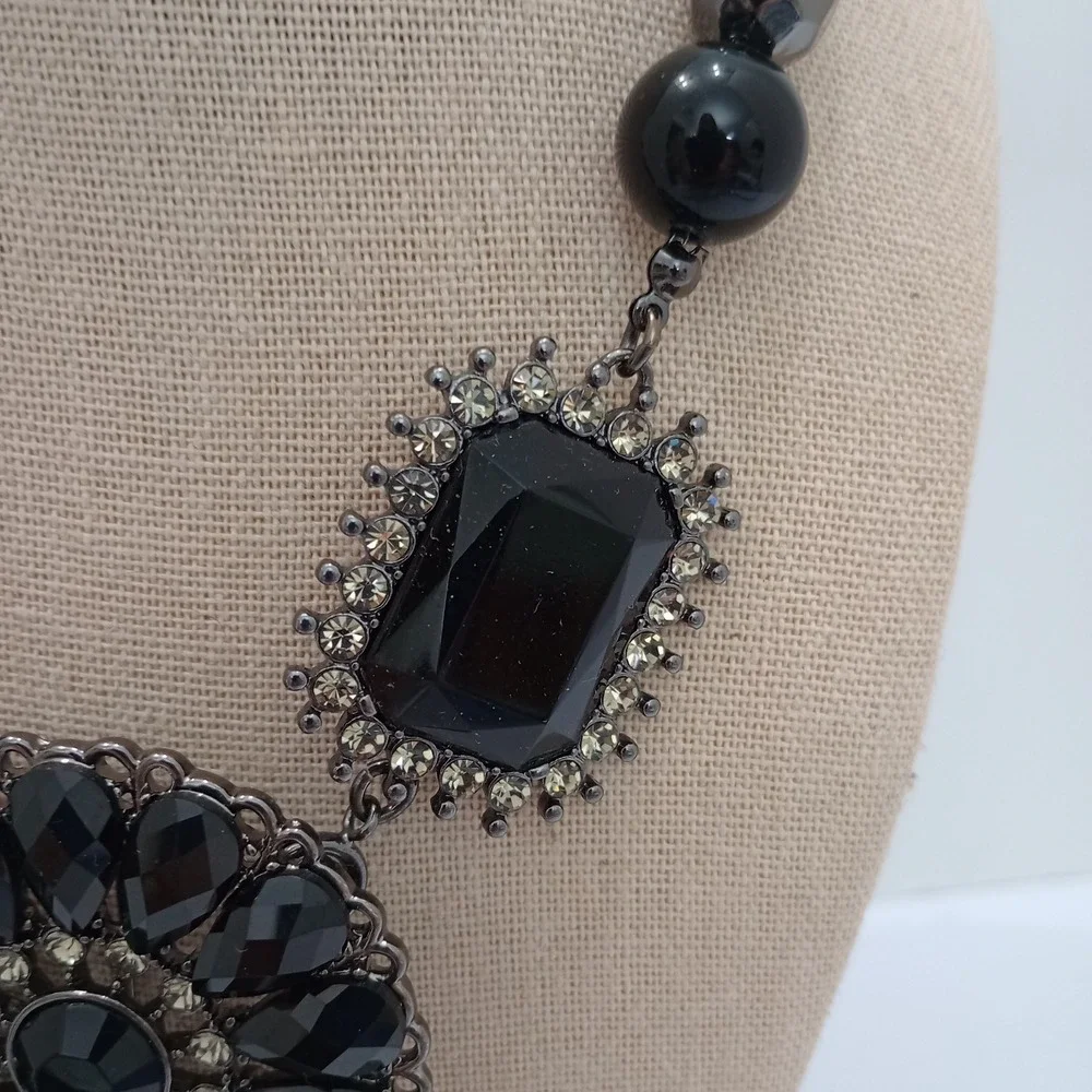 Premier Designs Black Beaded‎ Floral Statement Necklace w/ Detachable Brooch
